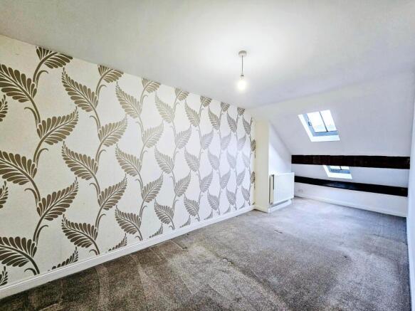 3 bed Flat for sale Image 9