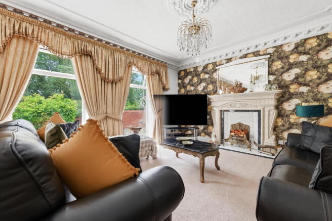 4 bed Bungalow for sale Image 8
