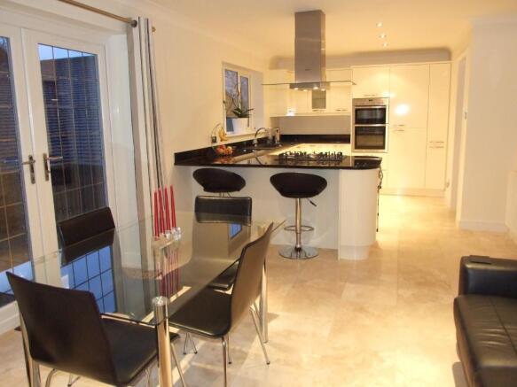 Kitchen/Breakfast Room