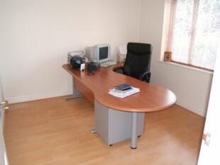 STUDY/BEDROOM 5