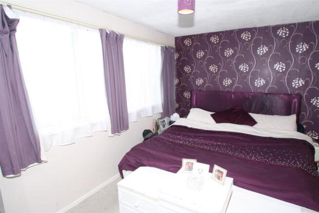 7 Gairloch Ave bed 1