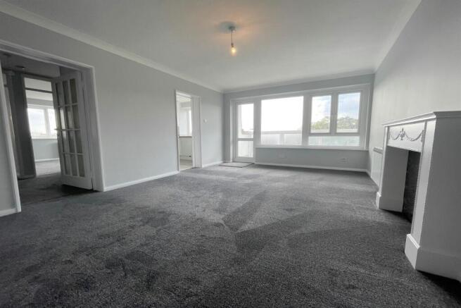 Spacious+lounge%