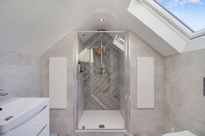 Ensuite to Bed 1