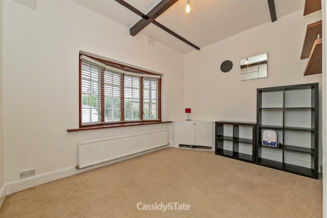 101ColneyHeathLane-6.jpg