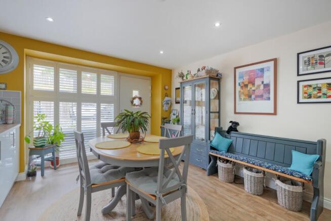 2 bed Town House for sale Image 7