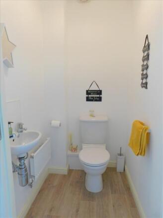 CLOAKROOM/W.C