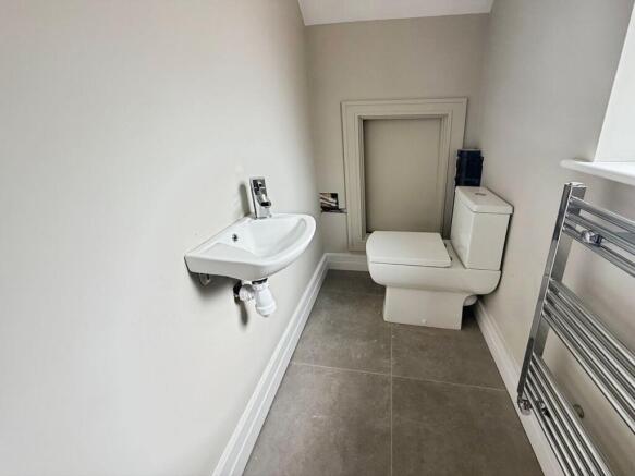 4 bed Semi-Detached for sale Image 4