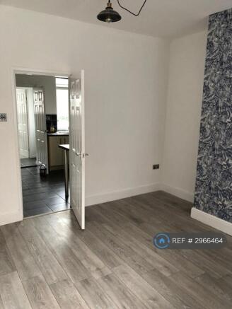 2 bed Terraced to rent Image 10
