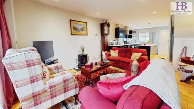 3 bed Town House for sale Image 4