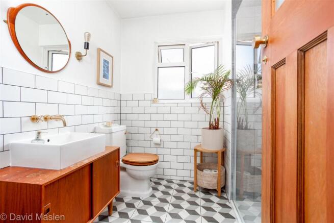 Bathroom A.jpg