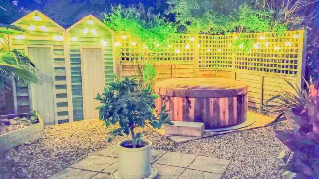 hot tub at night.jpg