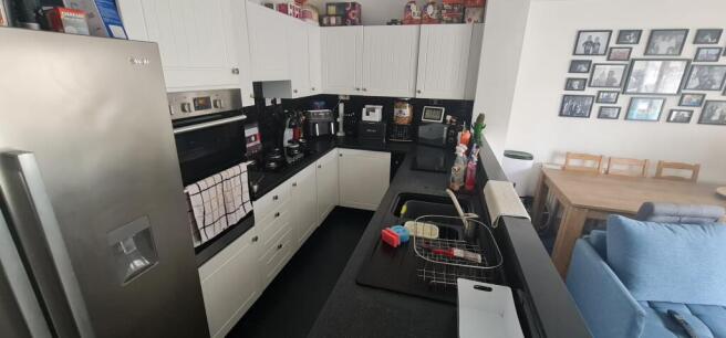 3 bed Terraced for sale Image 7