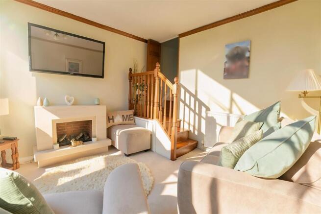 4 bed Semi-Detached for sale Image 4