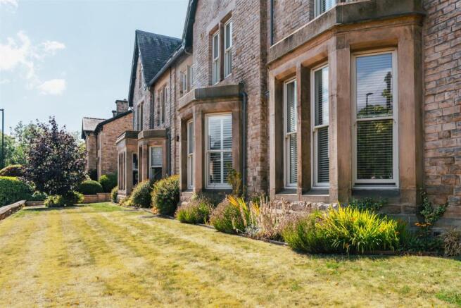 2 bed Apartment for sale Image 4
