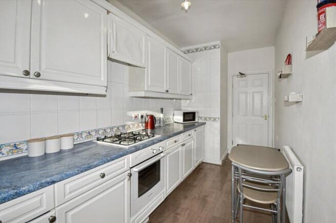 2 bed Flat for sale Image 6