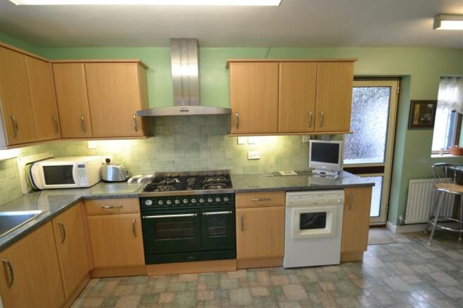 Kitchen 1.JPG