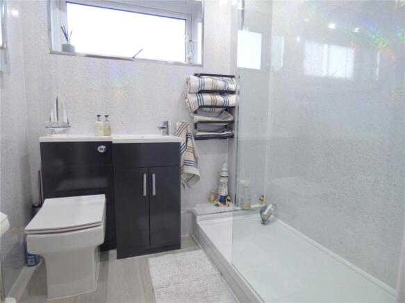 Shower-Room
