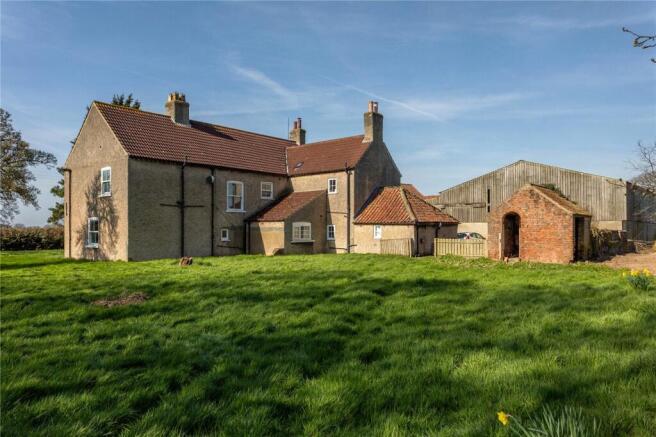 5 bed Detached for sale Image 5