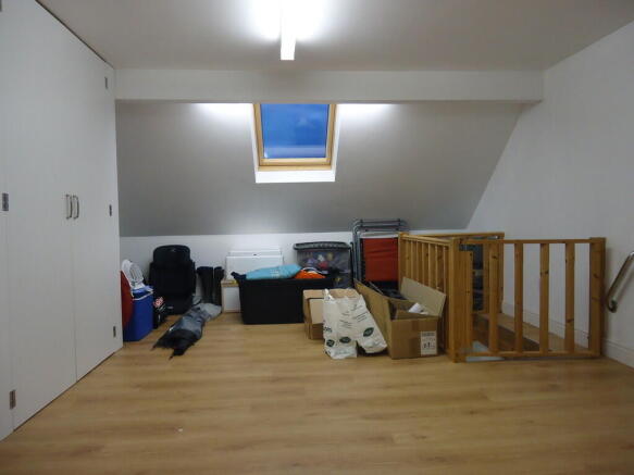 LOFT ROOM