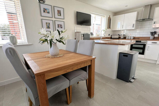 Kitchen/Dining Room