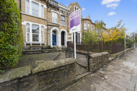 Ashgrove, Bradford, BD7