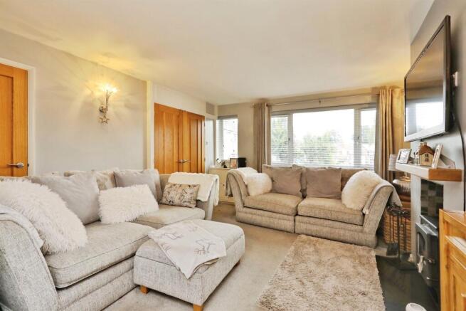 3 bed Semi-Detached for sale Image 10