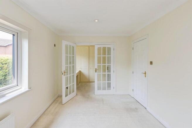 4 bed Detached for sale Image 8