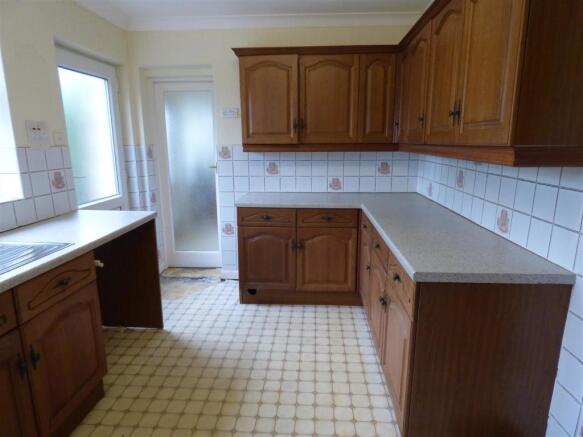 Kitchen 2.JPG