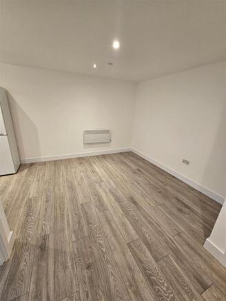 WhatsApp Image 2024-12-05 at 14.48.57_352a6917.jpg