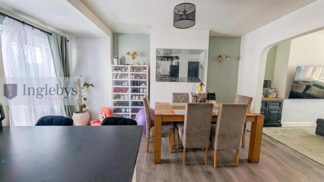 3 bed Semi-Detached for sale Image 5
