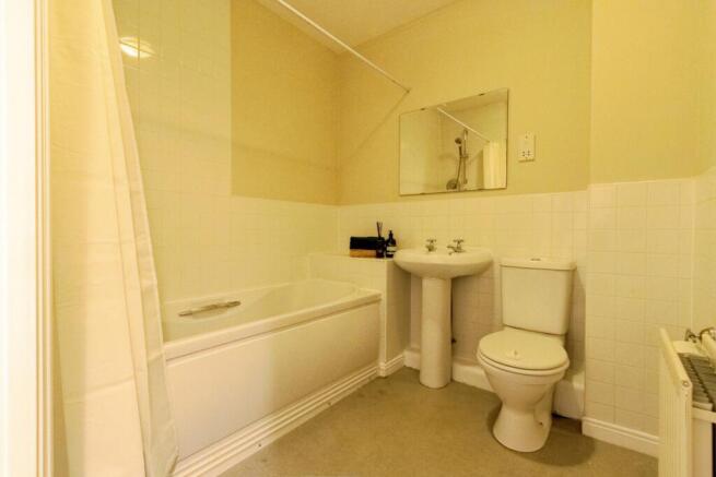 2 bed Flat for sale Image 10