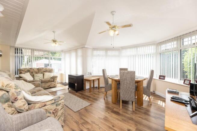 5 bed Detached for sale Image 7
