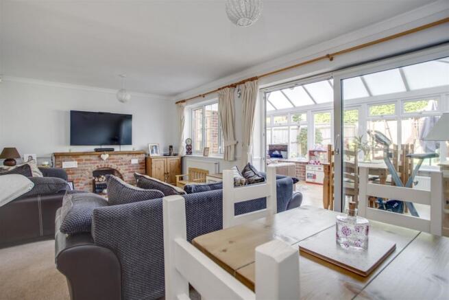 73 Littleworth Road Living-Dining Room (Angle 1).j