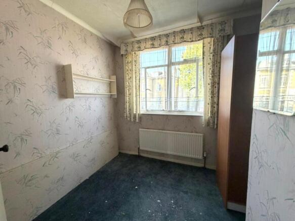 42 Mounts Road, Greenhithe, Kent, DA9 9LZ photo 4