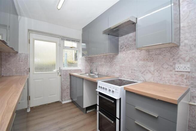3 bed Detached to rent Image 4