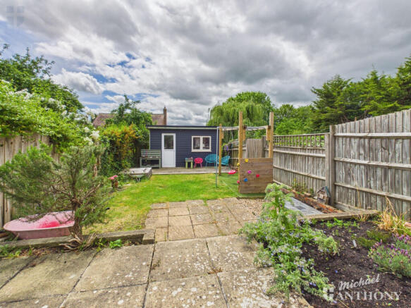 CAM03852G0-PR0688-STILL005