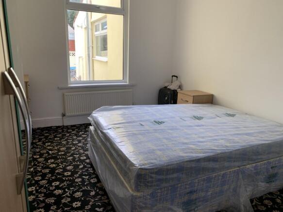 5 double bed, Easton (3)