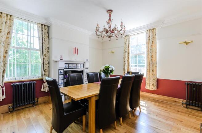 8293885-interior26.jpg