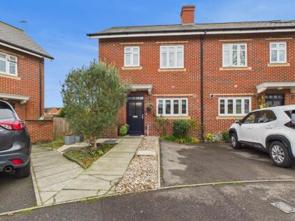 Gabriels Square, Lower Earley, RG6