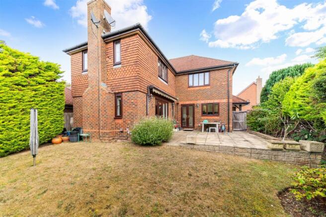 HAWTHORNE CLOSE,1 - (18).jpg