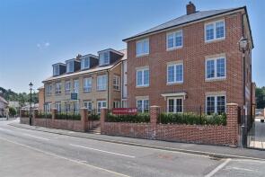6, 2 Hubert Lodge, South Street, Southampton SO45 6GS
