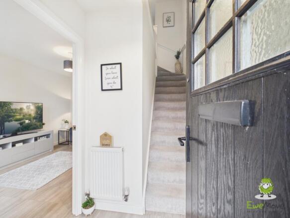 16 Greenkeepers Avenue - Entrance