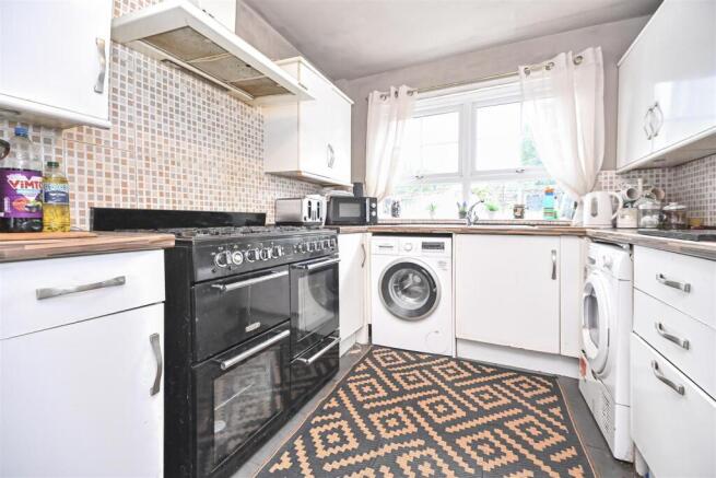 155 Firs Lane Kitchen (1).jpg
