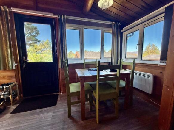 Cabin 292, Trawsfynydd Holiday Village, Bronaber Trawsfynydd, LL41 4YB photo 4