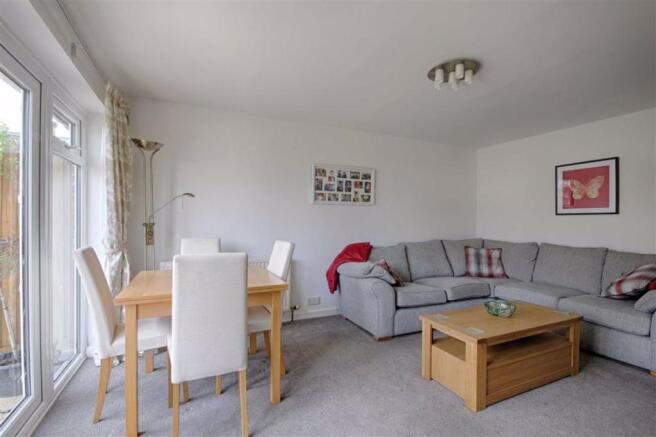 LIVING/DINING ROOM