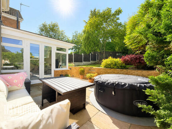 4 bed Detached for sale Image 5