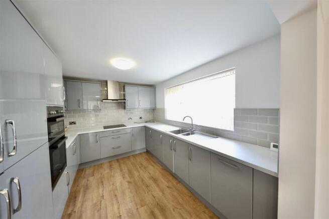 3 bed Detached Bungalow for sale Image 9