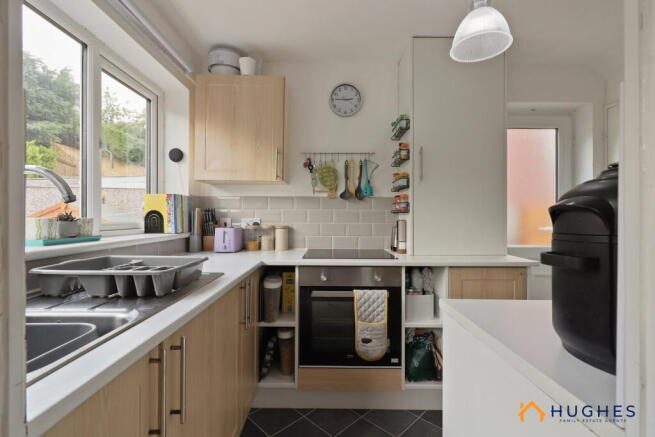 3 bed Semi-Detached for sale Image 8