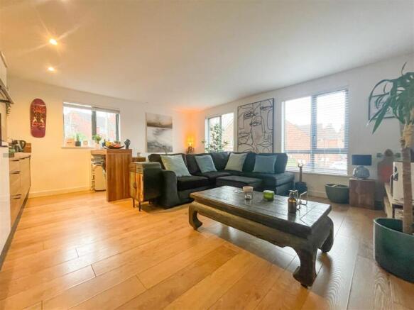 OPEN PLAN LOUNGE KITCHEN DINING ROOM