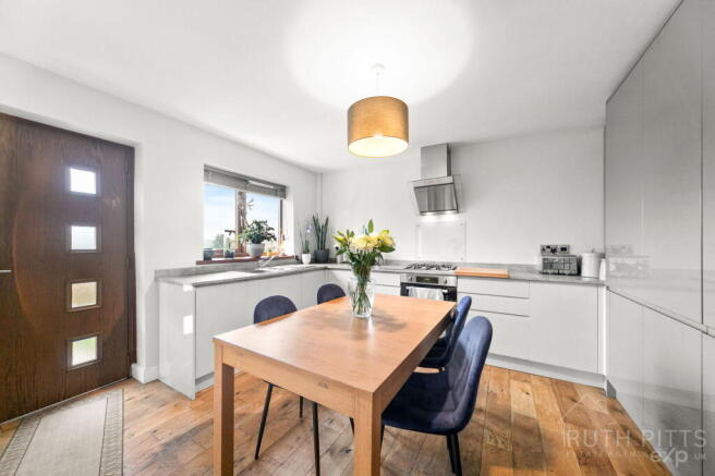 3 bed Detached for sale Image 6